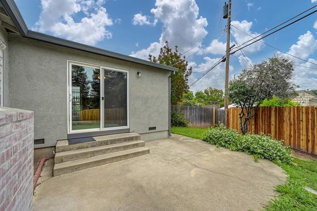 6200 Templeton Dr, Carmichael, CA 95608