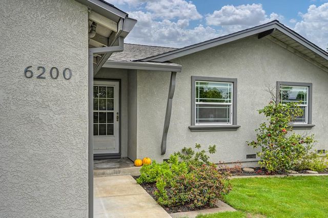 6200 Templeton Dr, Carmichael, CA 95608