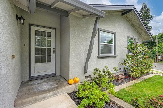 6200 Templeton Dr, Carmichael, CA 95608