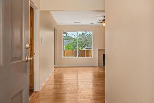 6200 Templeton Dr, Carmichael, CA 95608