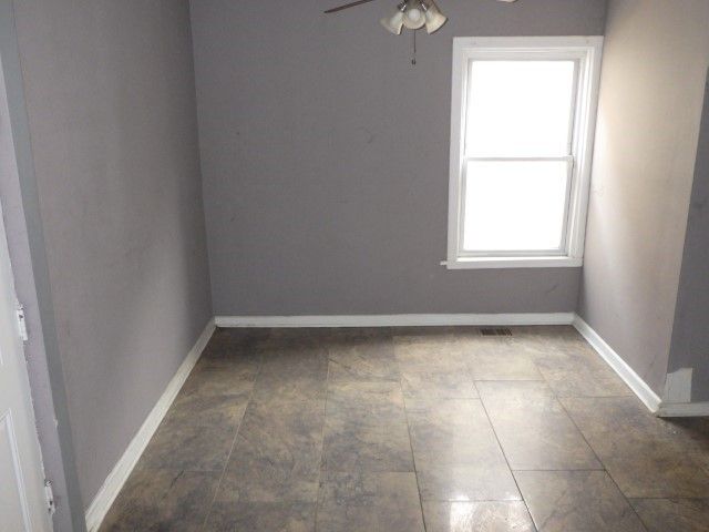 7916 S East End Avenue, Chicago, IL 60617