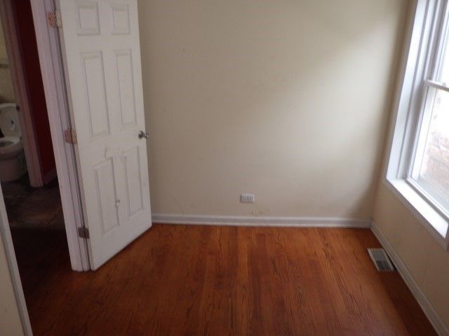 7916 S East End Avenue, Chicago, IL 60617