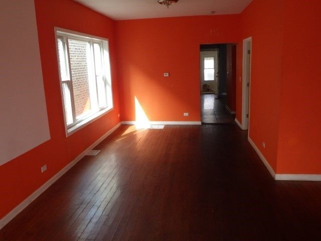 7916 S East End Avenue, Chicago, IL 60617