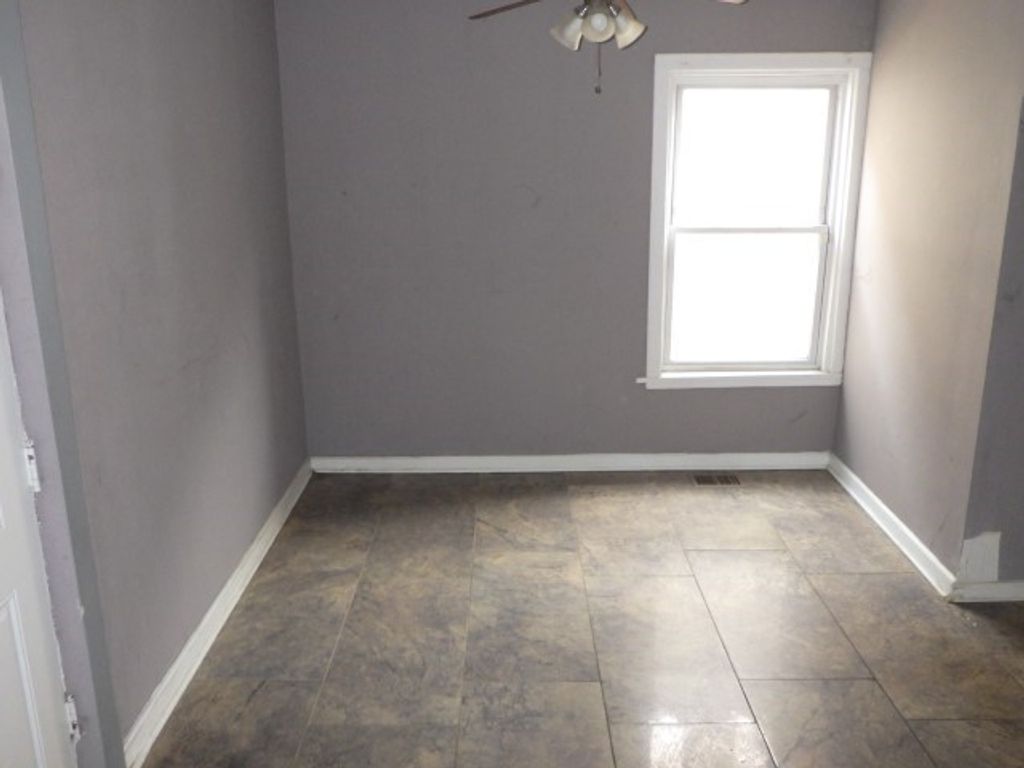 7916 S East End Avenue, Chicago, IL 60617 — photo 3