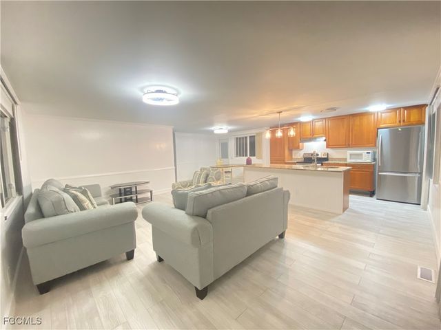 5506 Virginia Dare LN, North Fort Myers, FL 33917