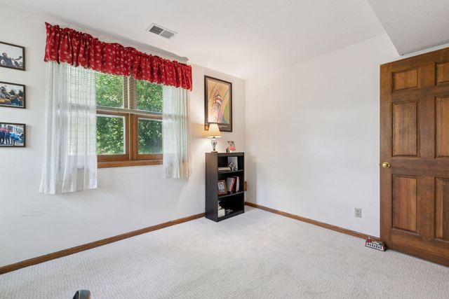 10636 Purdey Road, Eden Prairie, MN 55347