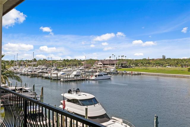 6109 PASADENA POINT BOULEVARD S, St Petersburg, FL 33707