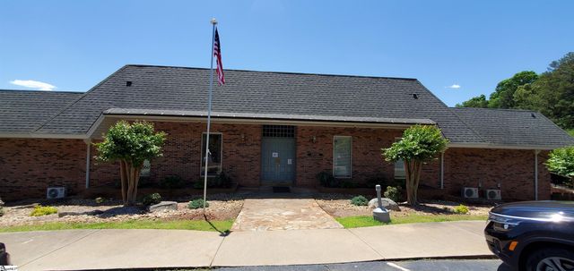 104 Quail Hollow Circle, Westminster, SC 29693