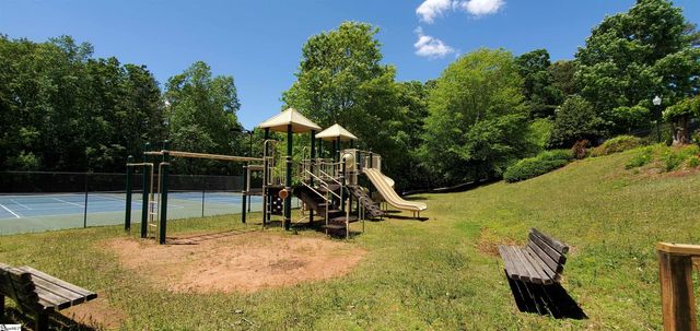 104 Quail Hollow Circle, Westminster, SC 29693