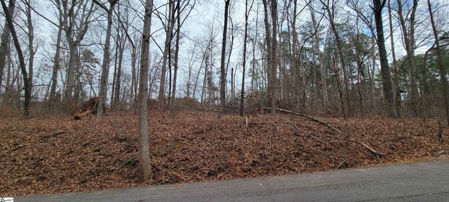 104 Quail Hollow Circle, Westminster, SC 29693