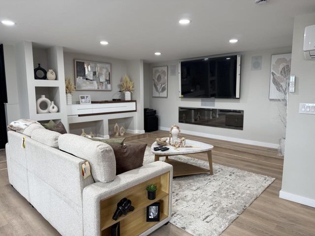 N69W13127 Harding DRIVE, Menomonee Falls, WI 53051