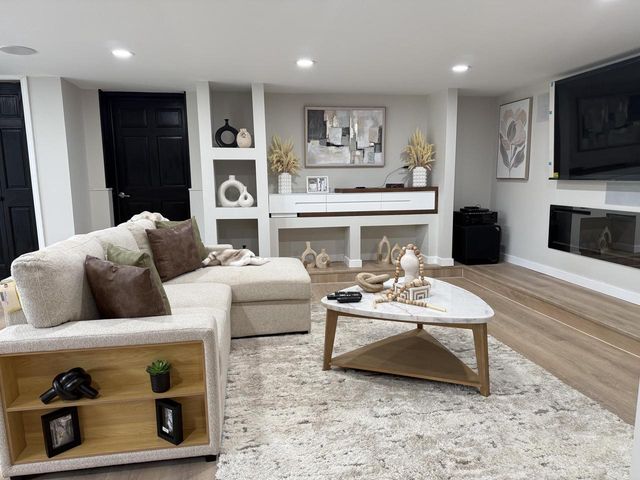 N69W13127 Harding DRIVE, Menomonee Falls, WI 53051