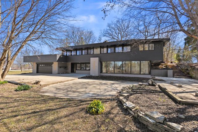 N69W13127 Harding DRIVE, Menomonee Falls, WI 53051