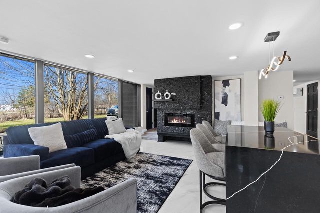N69W13127 Harding DRIVE, Menomonee Falls, WI 53051