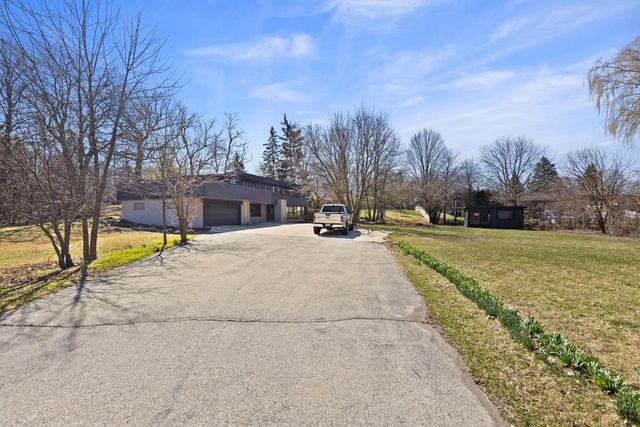 N69W13127 Harding DRIVE, Menomonee Falls, WI 53051