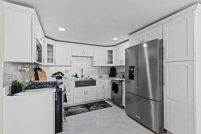 N69W13127 Harding DRIVE, Menomonee Falls, WI 53051