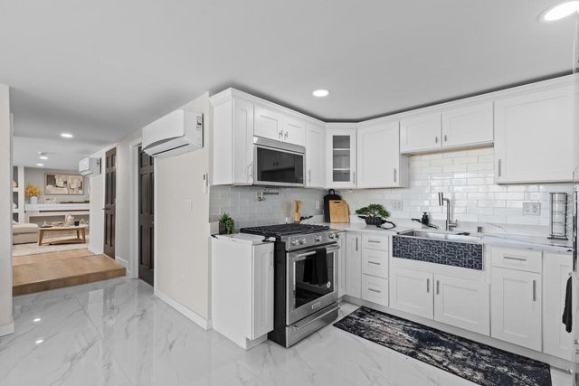 N69W13127 Harding DRIVE, Menomonee Falls, WI 53051