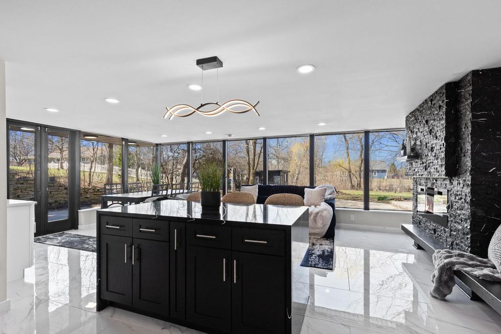 N69W13127 Harding DRIVE, Menomonee Falls, WI 53051