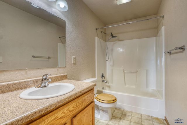 15034 JUSTICE RD, Box Elder, SD 57719