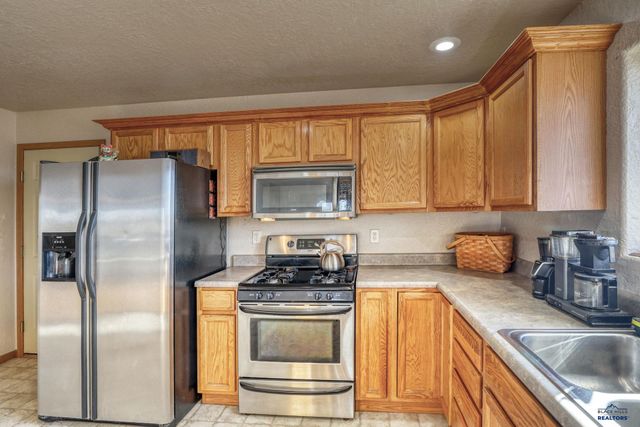 15034 JUSTICE RD, Box Elder, SD 57719