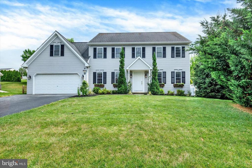 1283 CEDAR AVE, East Earl, PA 17519