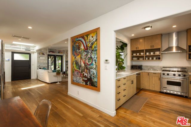 8985 Lloyd Place, West Hollywood, CA 90069