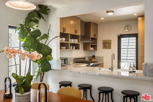 8985 Lloyd Place, West Hollywood, CA 90069