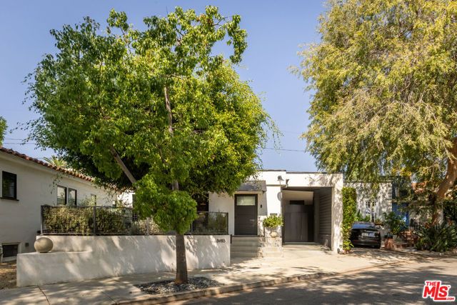 8985 Lloyd Place, West Hollywood, CA 90069