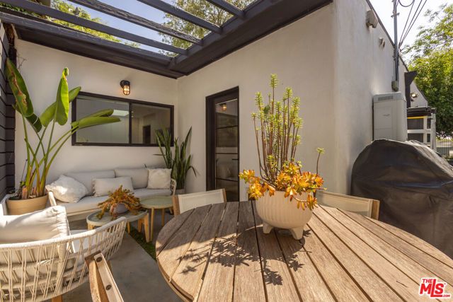 8985 Lloyd Place, West Hollywood, CA 90069