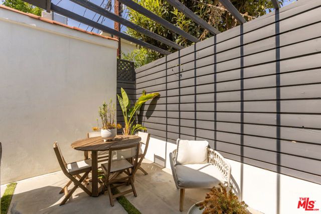 8985 Lloyd Place, West Hollywood, CA 90069