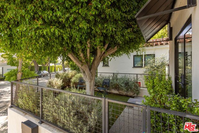 8985 Lloyd Place, West Hollywood, CA 90069
