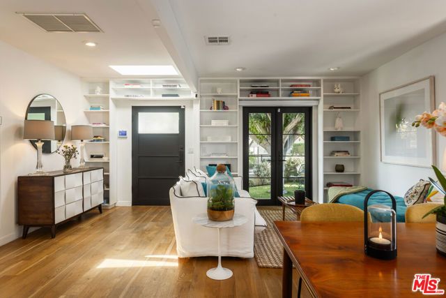 8985 Lloyd Place, West Hollywood, CA 90069