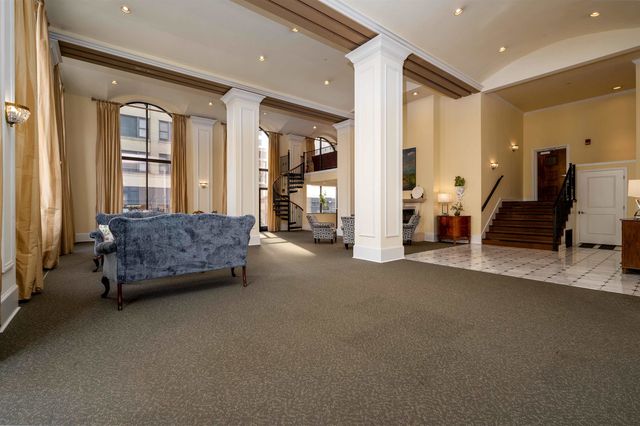 127 Madison Ave Apt 701, Memphis, TN 38103