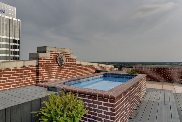 127 Madison Ave Apt 701, Memphis, TN 38103