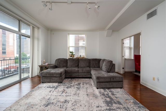 127 Madison Ave Apt 701, Memphis, TN 38103