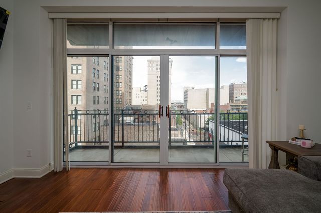 127 Madison Ave Apt 701, Memphis, TN 38103