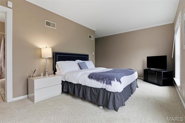 39 Willow Hill Road, Ladue, MO 63124