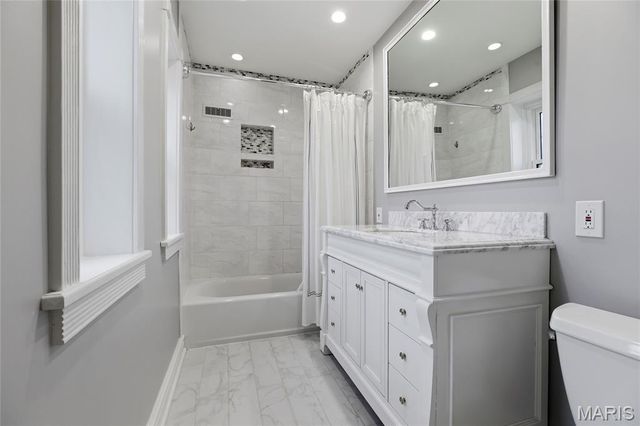 39 Willow Hill Road, Ladue, MO 63124