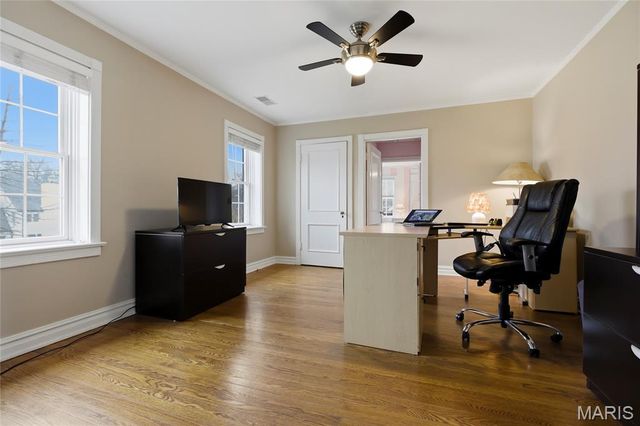 39 Willow Hill Road, Ladue, MO 63124