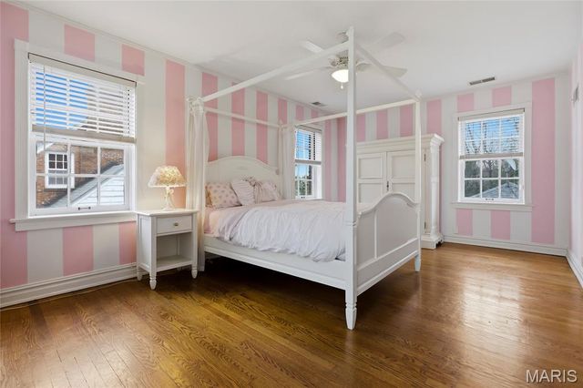 39 Willow Hill Road, Ladue, MO 63124