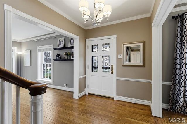 39 Willow Hill Road, Ladue, MO 63124