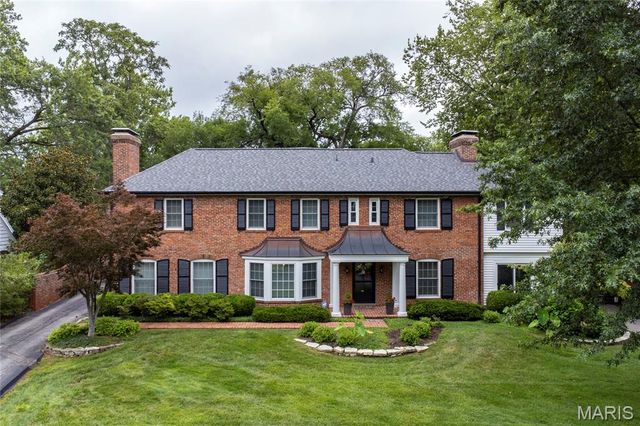 39 Willow Hill Road, Ladue, MO 63124