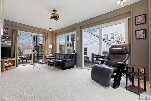 39 Willow Hill Road, Ladue, MO 63124