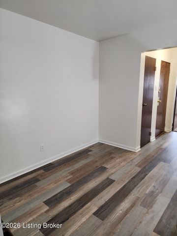 1039 Parkway Dr 4, Louisville, KY 40217