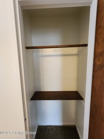 1039 Parkway Dr 4, Louisville, KY 40217