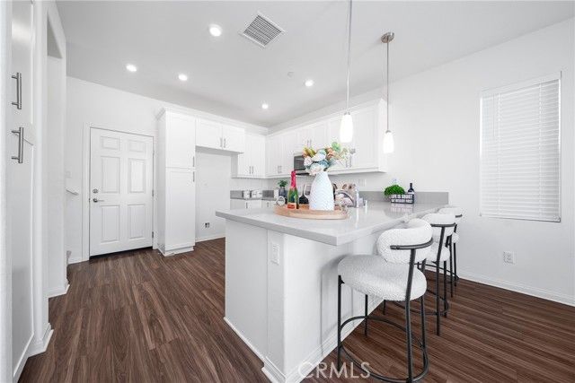 208 Bonita Ln, Rialto, CA 92376