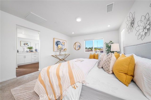 208 Bonita Ln, Rialto, CA 92376