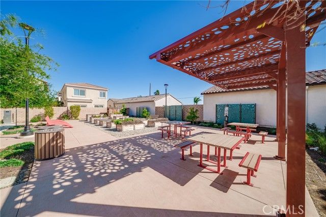 208 Bonita Ln, Rialto, CA 92376