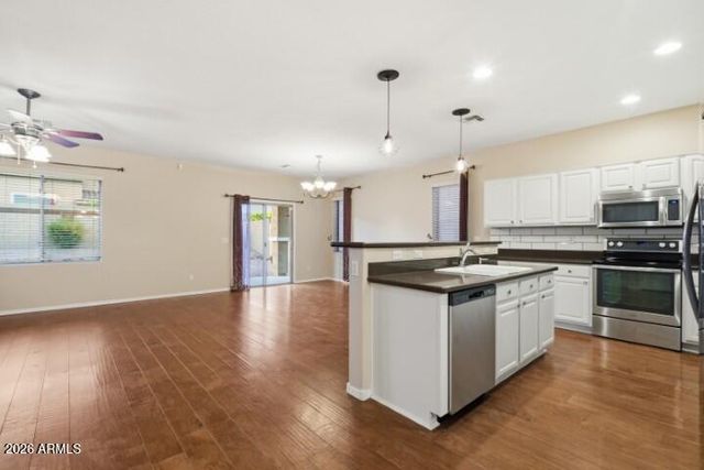 17636 W MAUI Lane, Surprise, AZ 85388