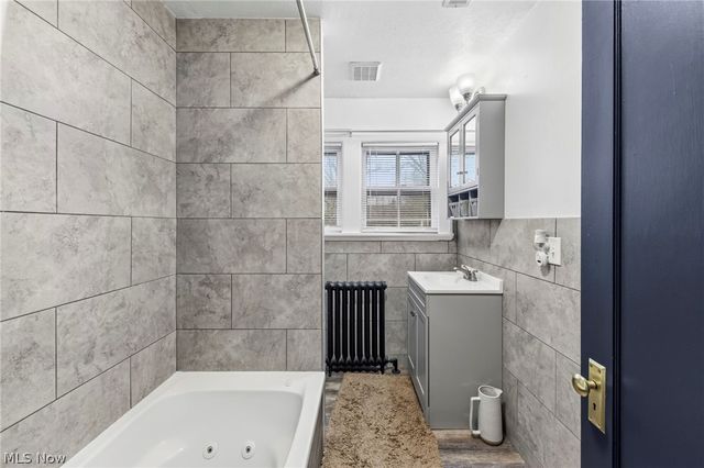 3172 Warrington Road, Shaker Heights, OH 44120